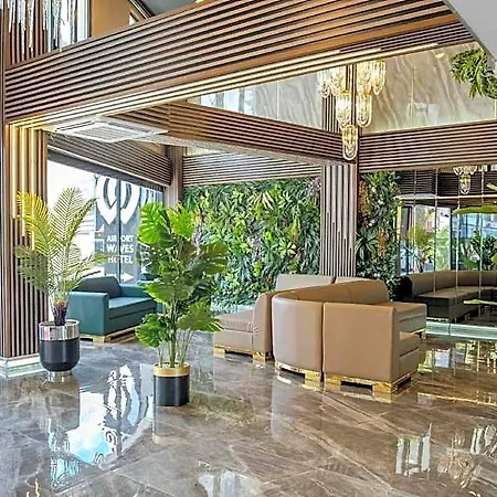 Hotel Airport Waves 4*
