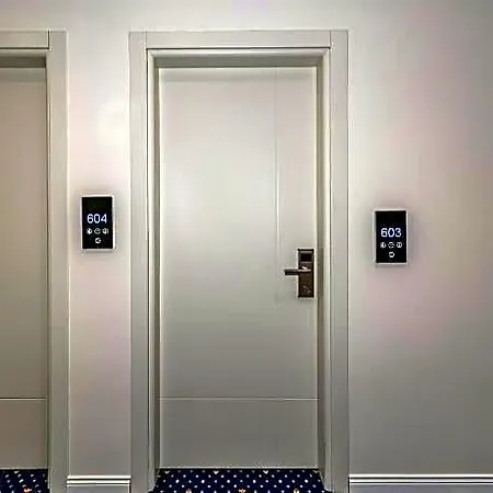 Airport Waves Hotel 4*