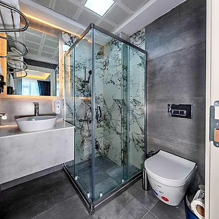 Airport Waves Hotel 4*