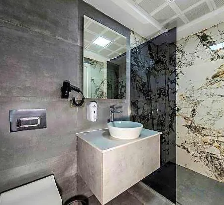 Airport Waves Hotel Istanbul